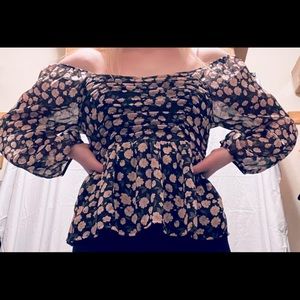 American Eagle 🌸pink flower blouse🌸